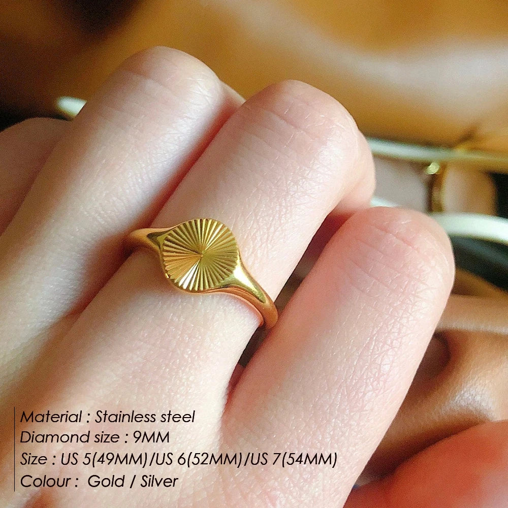 Hochwertige Wellenringe für Frauen, minimalistischer, zierlicher Ring mit Strahlenstruktur, Kreisring aus Edelstahl, klobiger Kuppelring, Schmuck