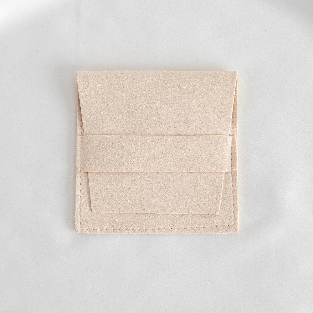 50/100 Stück schicke individuelle Logo Schmuck Microfaser Streifen Tasche Rose Beige Rosa Umschlag Samt Ring Ohrring Anhänger Halskette Ohrstecker Beutel