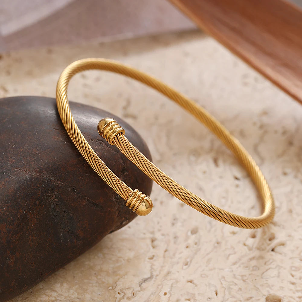 woiwoi Edelstahlarmbänder Vintage Mode Schlichtheit Temperament Abziehbilder Drähte Metallarmband für Damen Schmuck Geschenke