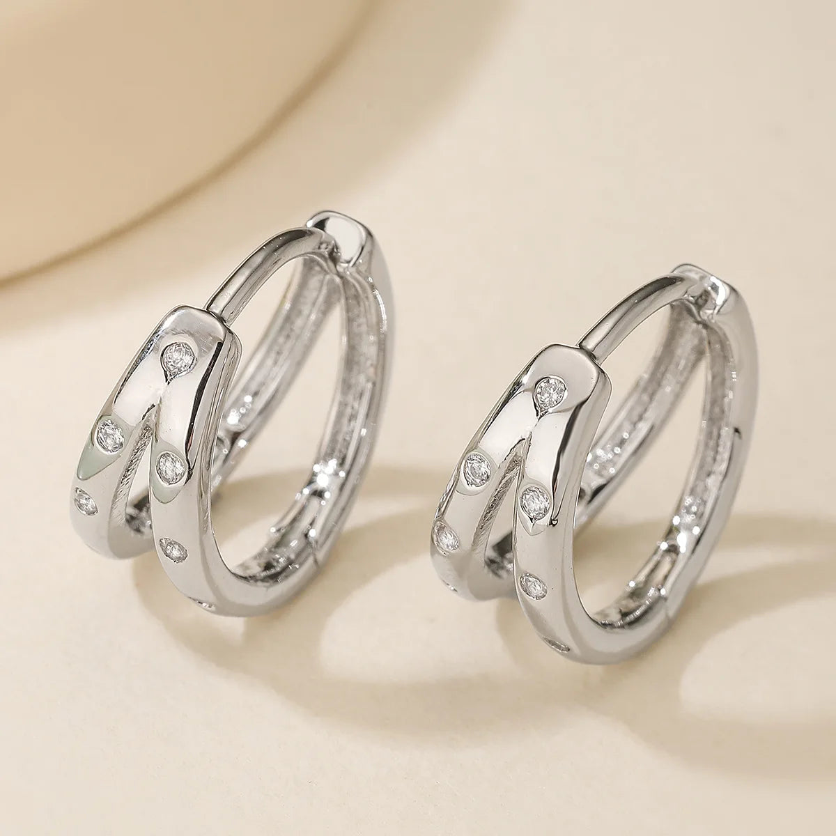 NEWBUY Einfaches Design Silber/Gold Farbe Knotenform Süße Creolen Für Frauen Minimalistischer Metallstil Schmuck Weiblich