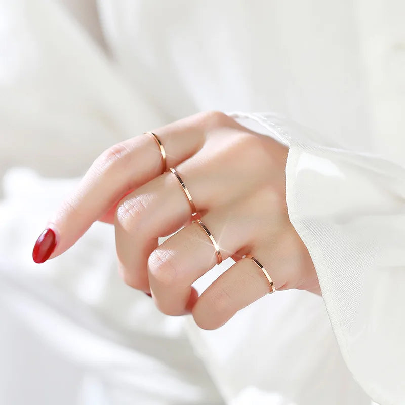 1 mm Dünner stapelbarer Ring aus Edelstahl, schlichter Bandring für den Fingerknöchel, Midi-Ring für Frauen und Mädchen, Größe 3-10