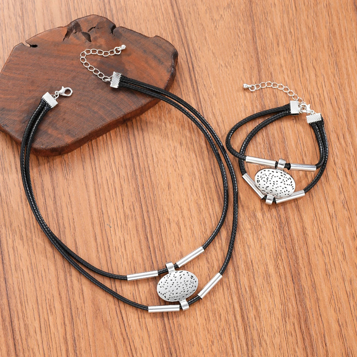 Vintage ovale Metall-Halskette mit Kunstlederarmband für Damen, Mode Gold Silber Farbe, 2tlg/Set, doppellagige Ketten-Schmucksets
