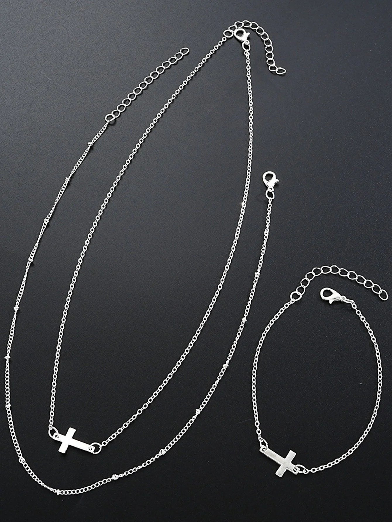 Vintage Goldfarbene Metallkreuz-Anhänger Halskette Armband Schmuckset für Damen Schlichter Minimalistischer Schmuck für den Alltag