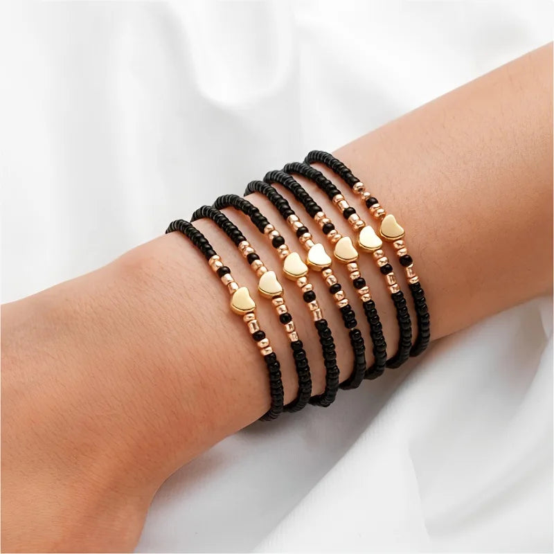 7-teiliges Armband-Set aus bunten Reisperlen für Damen, modisches Armband mit Herzanhänger, elastische Perlenkette, Damen, trendiger Schmuck, Geschenk