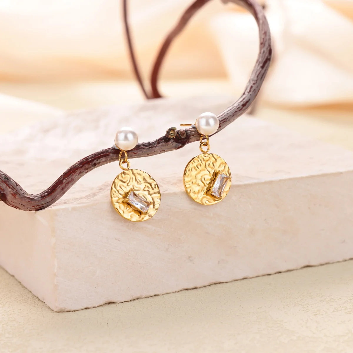 Pendientes de aro de corazón vintage chapados en oro para mujer, de acero inoxidable, geométricos, perforados, joyería de lujo con circonitas, regalo de boda