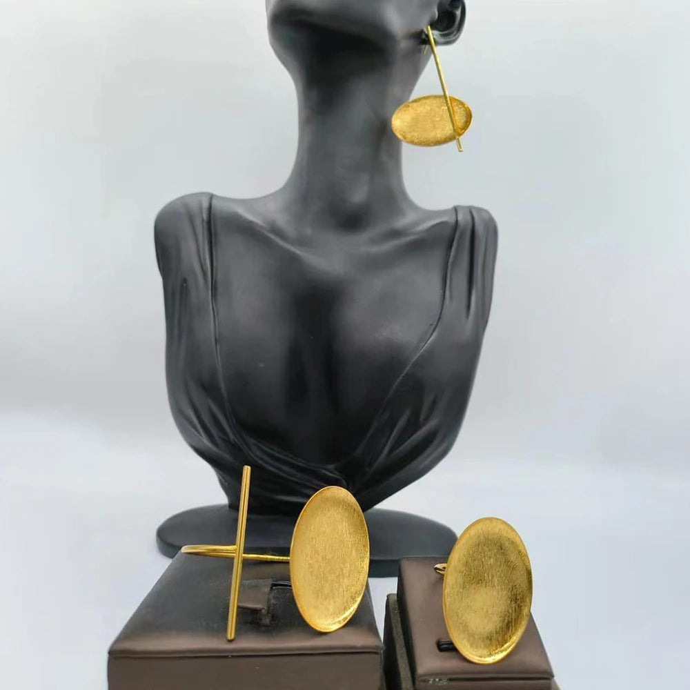 Dubai vergoldete Ohrringe und Ring Schmuckset für Partys, Ohrhänger und Manschettenarmband-Ring-Set für afrikanische Schmuckgeschenke