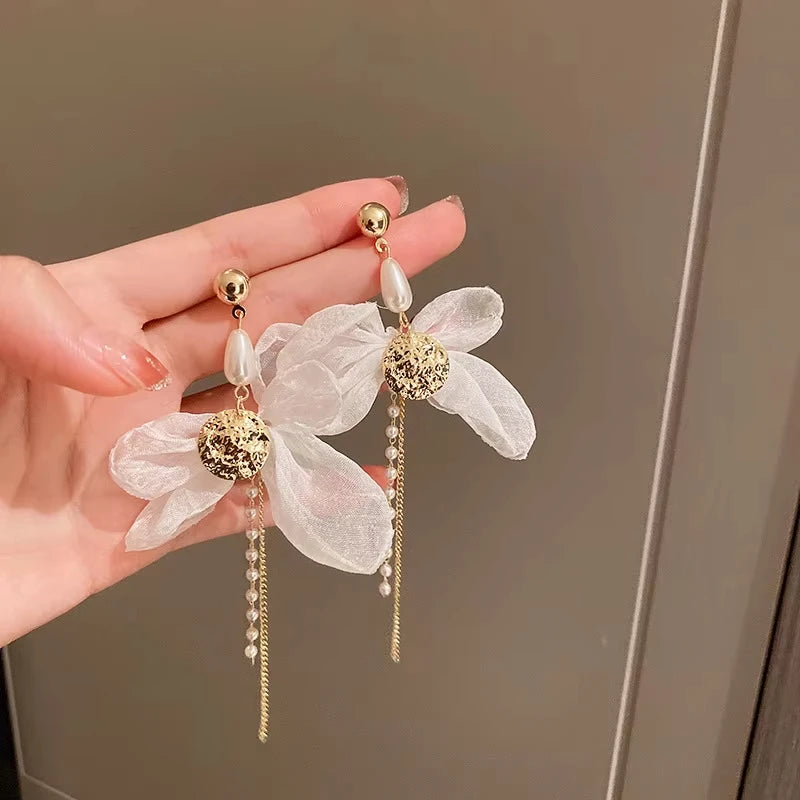 Pendientes coreanos vintage de imitación de perlas y cristal para mujer, joyería de lujo de alta gama, pendientes de circonita con forma de flor, mariposa y hoja