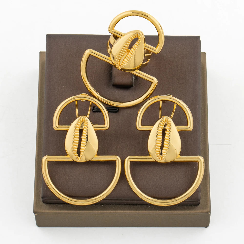 Mode Frauen Ohrringe und Ring Schmuckset für Hochzeiten, hohle Design-Ohrringe, Cocktailring, 2-teiliges Set als Verlobungsgeschenk