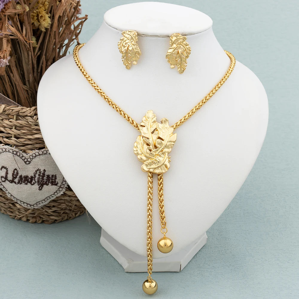 Neues Mode-Schmuckset vergoldet Anhänger Dubai Italien Halskette Tropfenohrringe für Frauen Verstellbare Kette Party Böhmen Schmuck