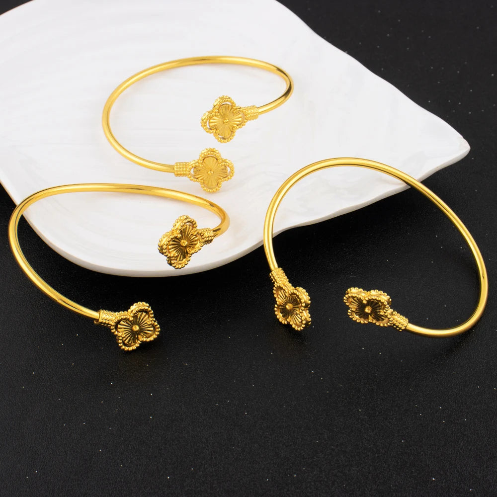 Neues Design Klassischer Luxus Edelstahl Kleeblatt Armbänder Ring Elegantes Temperament Für Frauen Schmuck Alltag Festival Geschenke