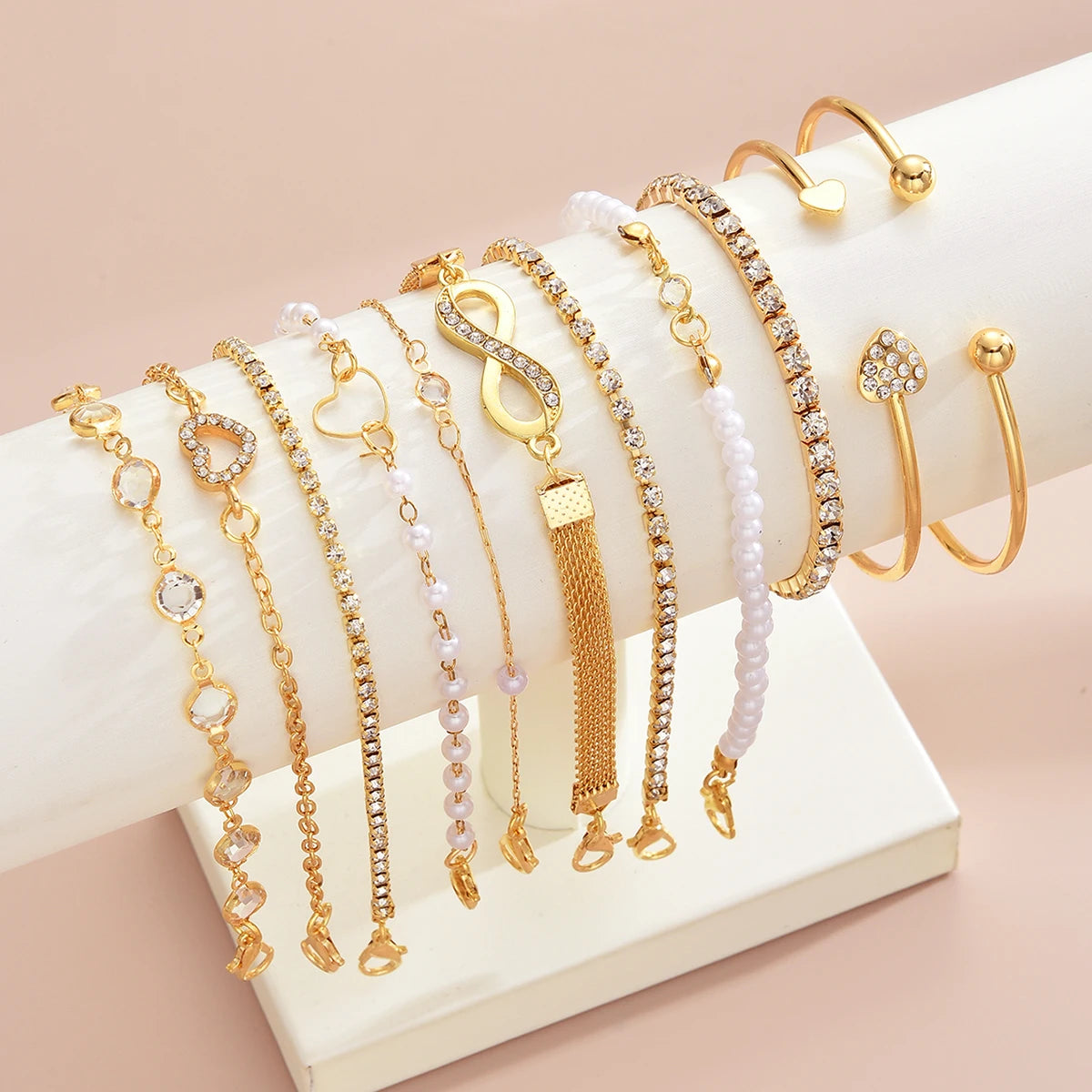 11-teiliges Boho-Perlen-Kristall-Herz-Unendlichkeitszeichen-Armband für Damen, Vintage-elegantes Armband-Set in Goldfarbe, neuer Urlaubsschmuck