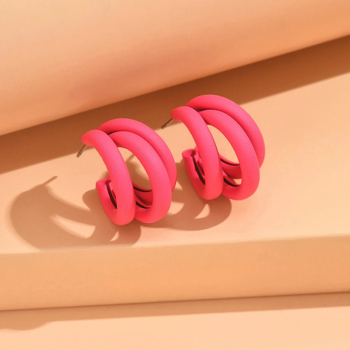 Pendientes de aro coreanos dorados para mujer, de metal, elegantes, vintage, geométricos, llamativos, de lujo, para fiesta 2025, nuevo regalo de joyería