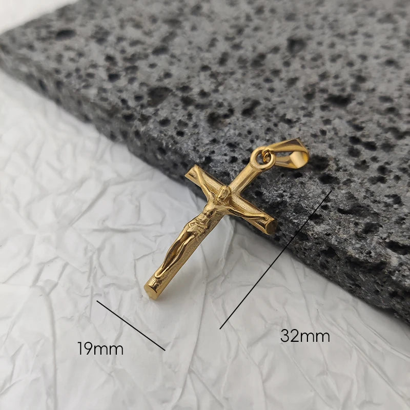 Nuevo Diseño 18K Chapado en Oro Impermeable Acero Inoxidable Colgante Cruz de Jesús Para Hombres Amuletos Religiosos