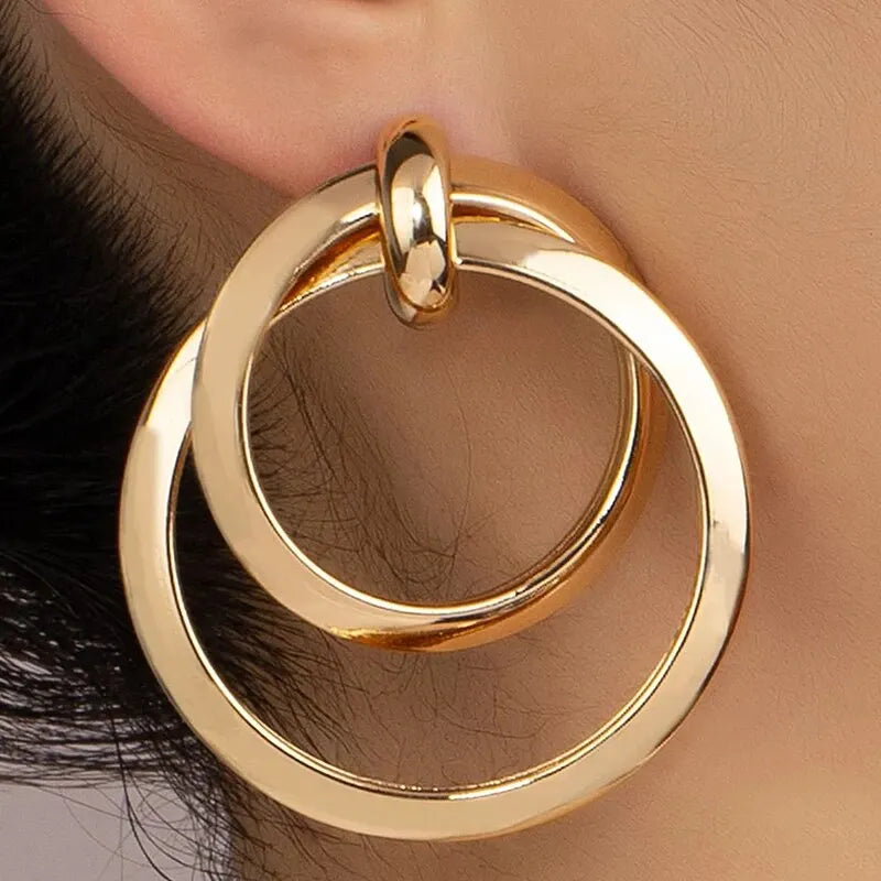 Pendientes de aro grandes trenzados color oro para mujer, fiesta en club nocturno, pendientes colgantes para chica, pendientes llamativos geométricos
