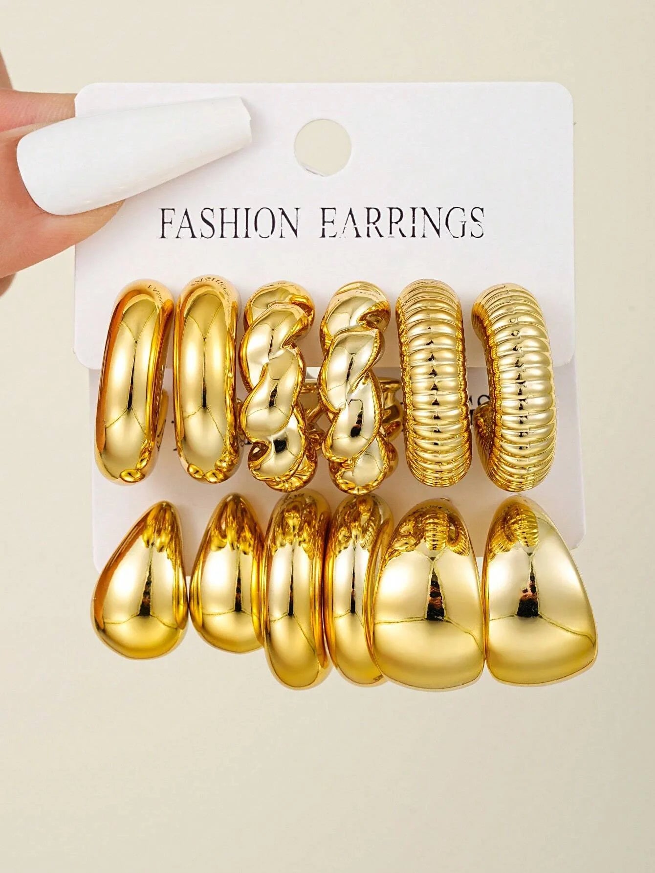 12-teiliges Set klassische Mode Twist C-Form Tropfen-Design Damen goldfarbene Ohrringe für Alltag, Arbeit und Party-Outfits 2024