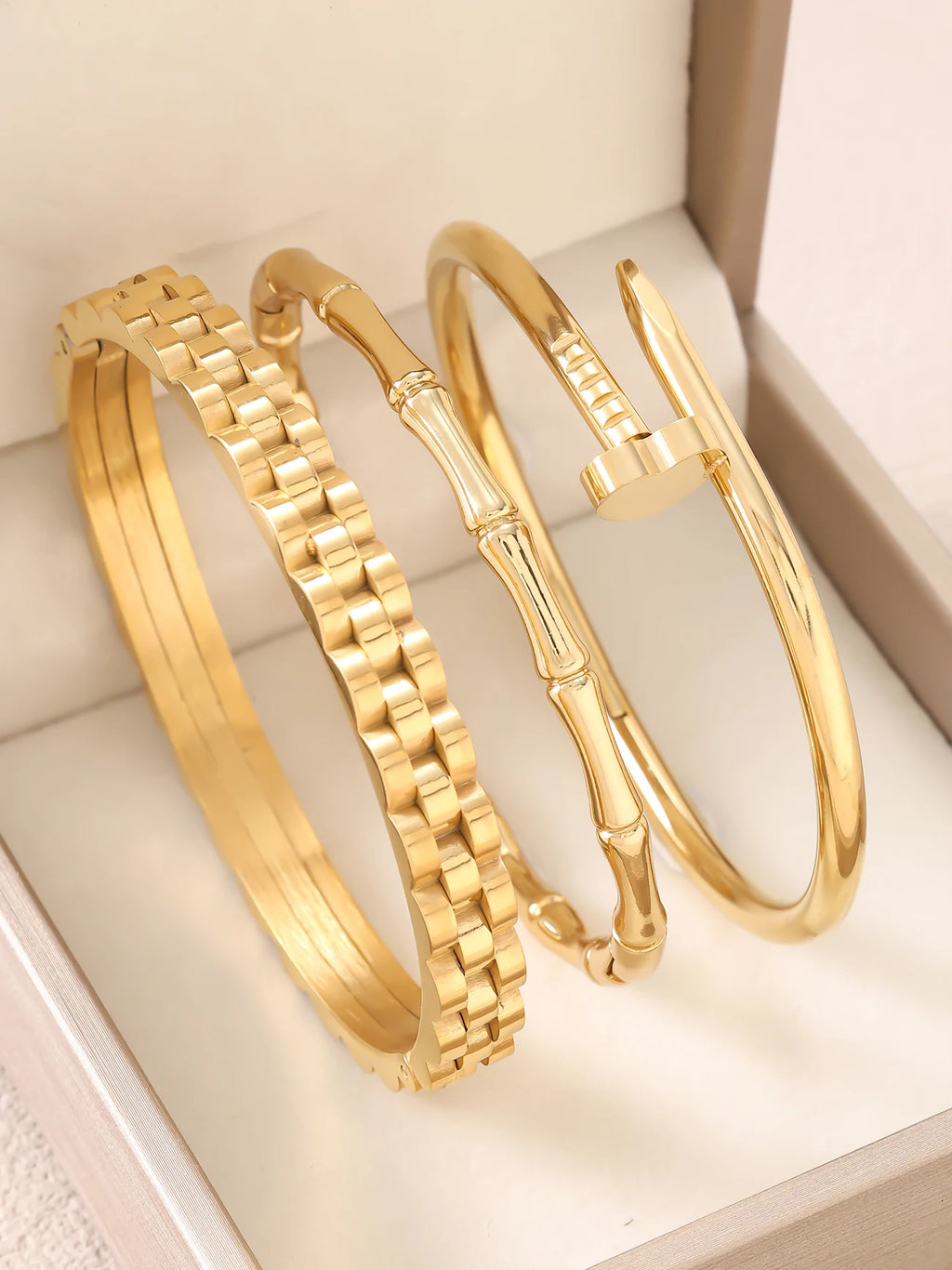 1 Stück 18K vergoldetes stapelbares Edelstahlarmband mit Kette und Kleeblatt-Design, Modischer Stil für Damen, Geeignet für Freizeit