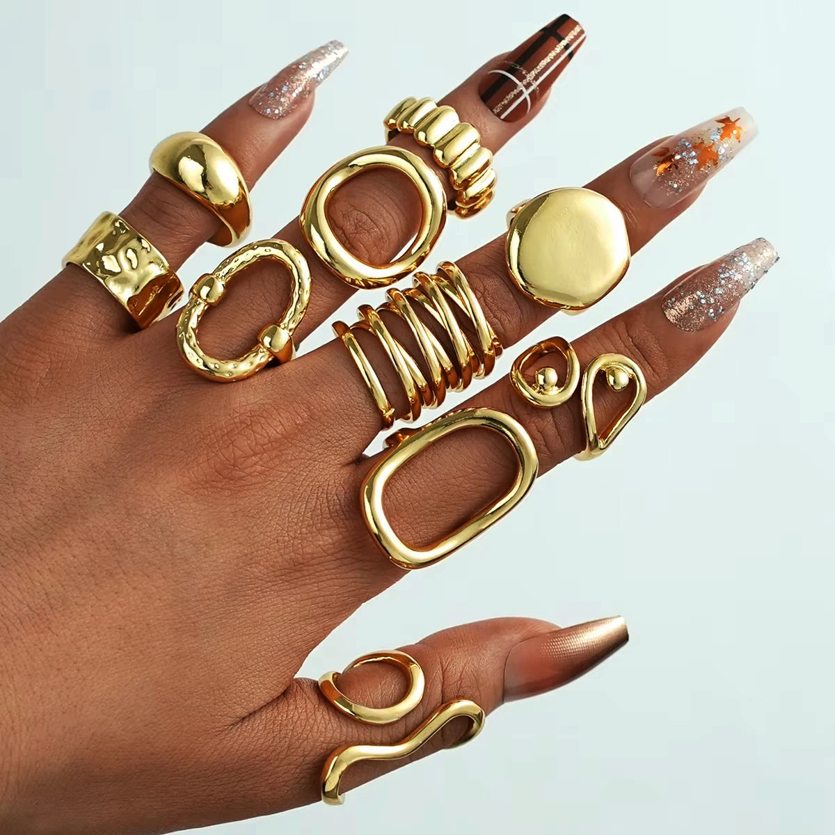 Neue 10-teilige/Set unregelmäßige glatte Ringe für Frauen, geometrisch übertrieben, goldfarbene Fingerringe, Vintage-Mode-Partyschmuck