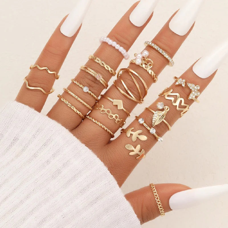 58-teiliges Set Goldfarbene Ringe für Damen und Herren Vintage Hohl Schmetterling Perle Herz Kristall Geometrische Ringe Trendiger Fingerschmuck
