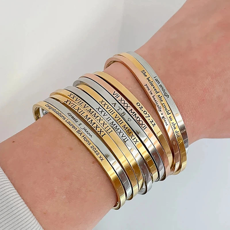 1 St. personalisiertes graviertes Armband aus Edelstahl mit Namen, individuellem Text, Buchstaben, Manschettenarmband für Damen und Herren