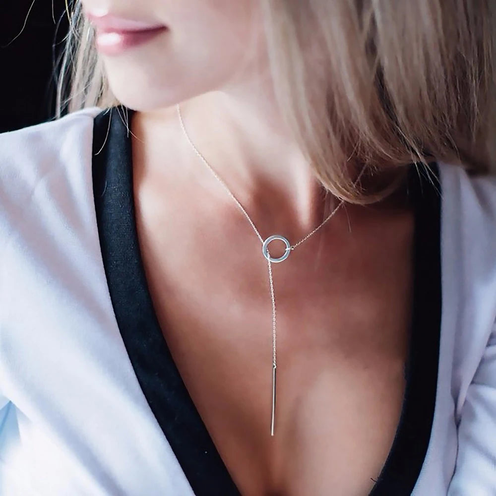 Collar minimalista de barra redonda con colgante para mujer, collar de perlas para clavícula, hojas, cadena larga, joyería de moda, regalo para chica