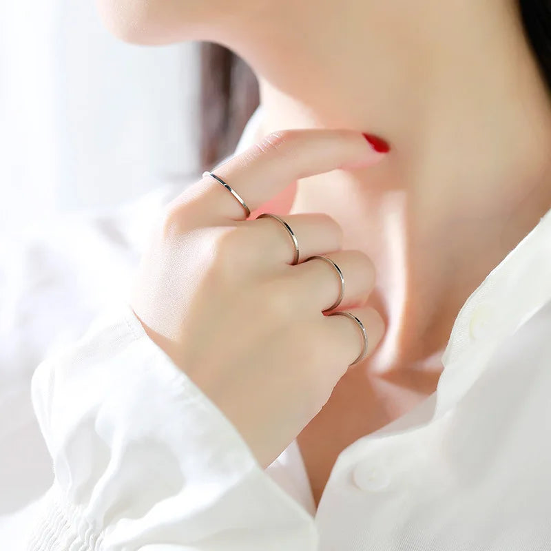 Anillo Apilable Fino de Acero Inoxidable de 1 mm, Banda Lisa, Anillo Midi para Nudillos para Mujer y Niña, Tallas 3-10