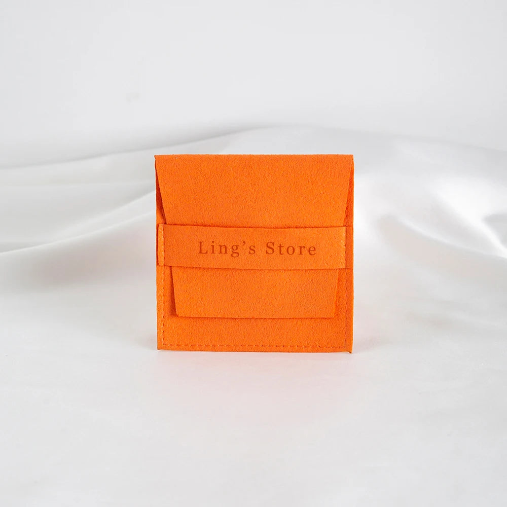 50/100 Stück schicke individuelle Logo Schmuck Microfaser Streifen Tasche Rose Beige Rosa Umschlag Samt Ring Ohrring Anhänger Halskette Ohrstecker Beutel