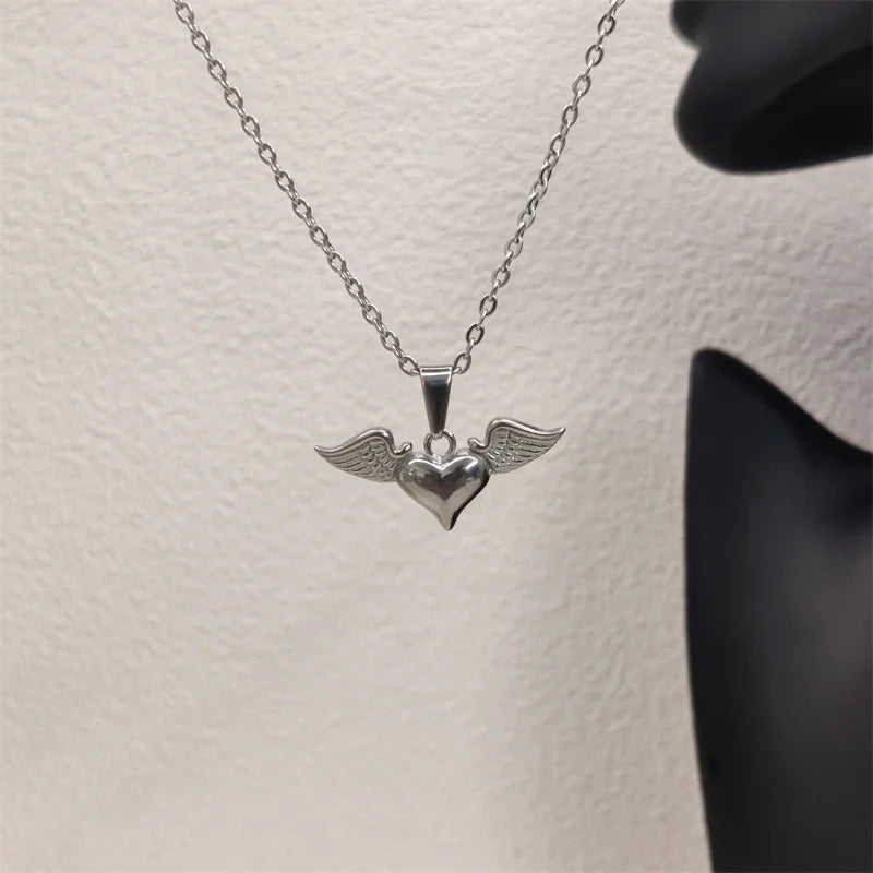 Collares con colgante de moda de acero inoxidable chapado en oro de 18k con diseño de alas de ángel, corazón, rosa y margarita para mujer