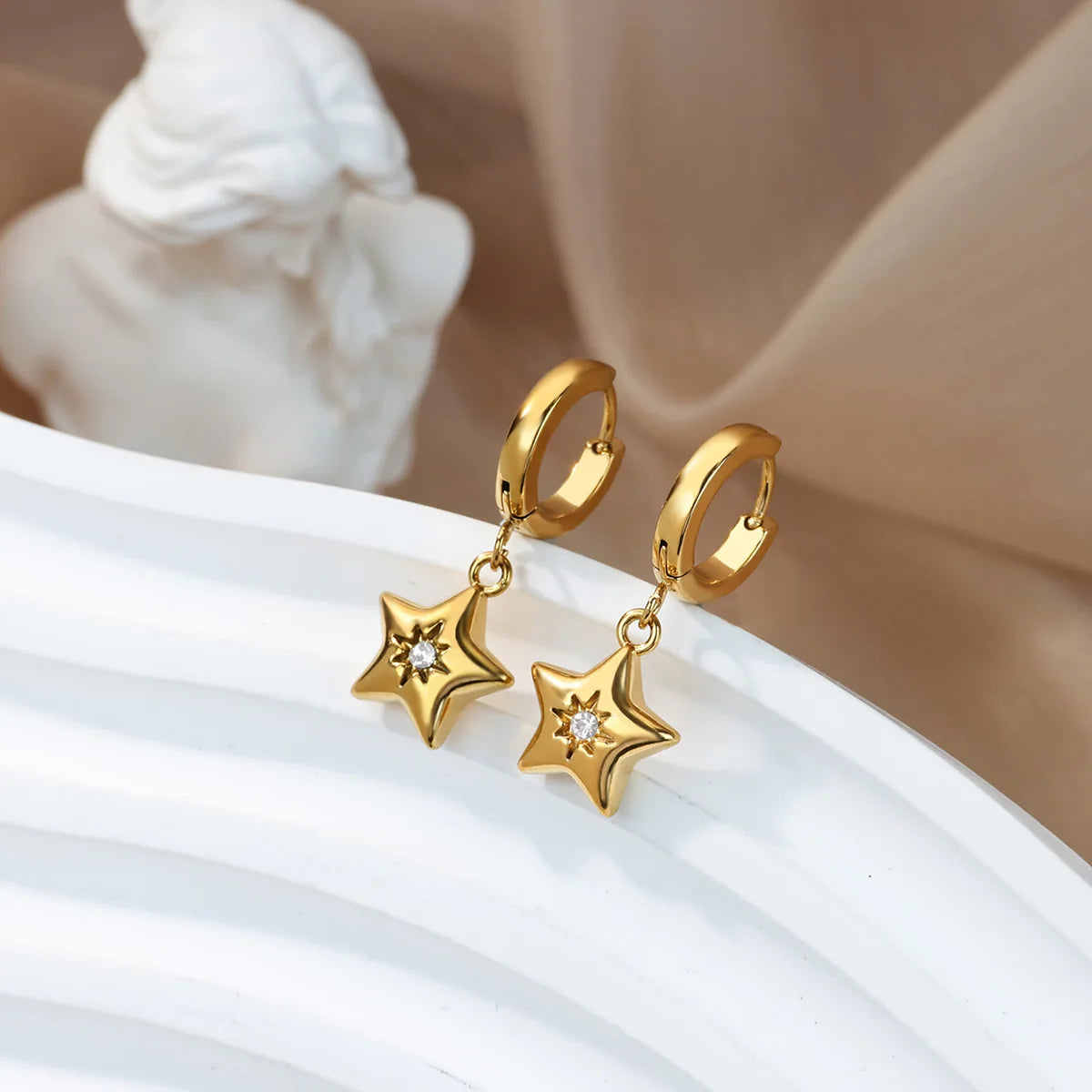 Pendientes de aro de corazón vintage chapados en oro para mujer, de acero inoxidable, geométricos, perforados, joyería de lujo con circonitas, regalo de boda