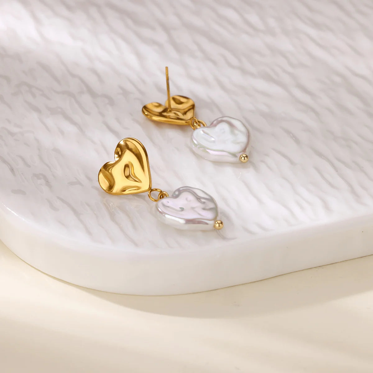 Elegante Imitationsperlen-Ohrringe für Damen Edelstahl Herz Schmetterling Muschel Tropfenohrringe Luxuriöser Ästhetischer Schmuck als Geschenk
