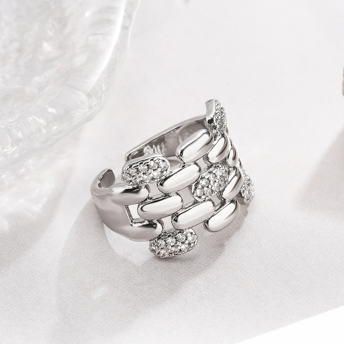NEWBUY Trendiger Goldfarben Kupfer Geometrischer Schmuck Luxuriöser AAA Zirkonia Ehering Für Elegante Frauen Verlobungsgeschenk