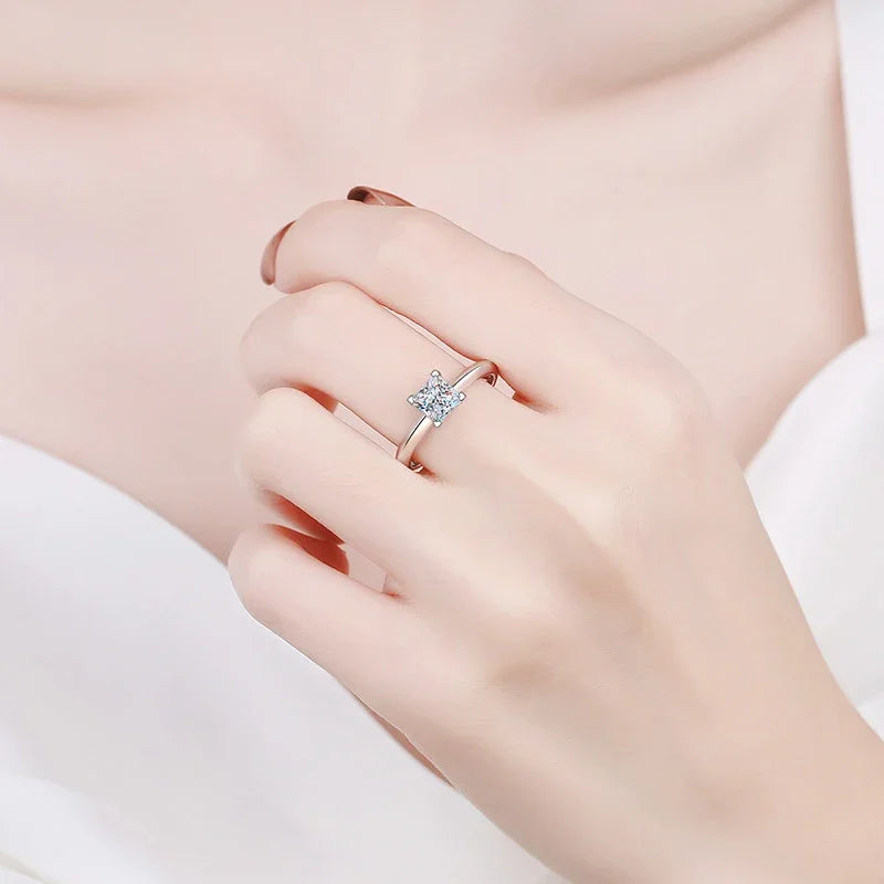 NeeTim 2ct VVS1 Anillo de Moissanita Corte Princesa para Mujer Plata de Ley S925 Anillo de Eternidad para Boda Fiesta Joyería Fina