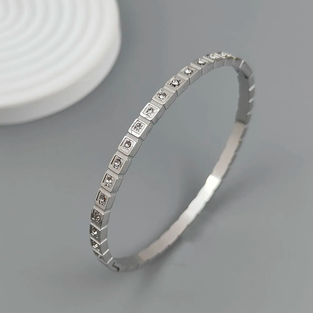 Klassisches quadratisches Zirkon-Armband aus vergoldetem Edelstahl 18K, hochwertiges wasserdichtes Partnerarmband, Ehefrau-Geschenk