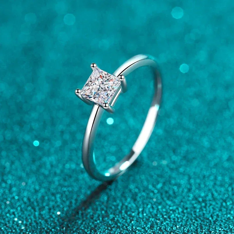 NeeTim 0,6 Karat Prinzessin Moissanit Verlobungsring Damen Heiratsantrag Brautringe Sterlingsilber Ehering mit Zertifikat