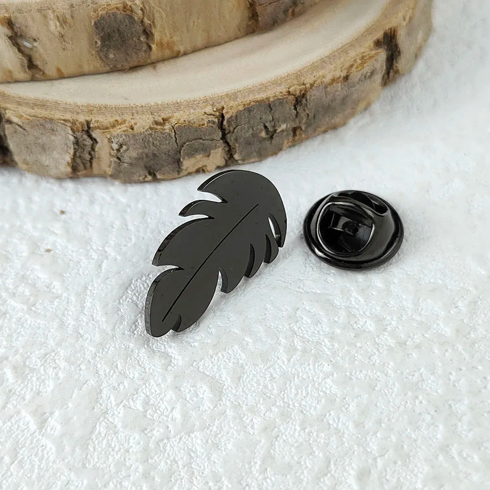 New punk feather hollow stainless steel gold-plated badge, suit lapel pin waterproof black, men's brooch set