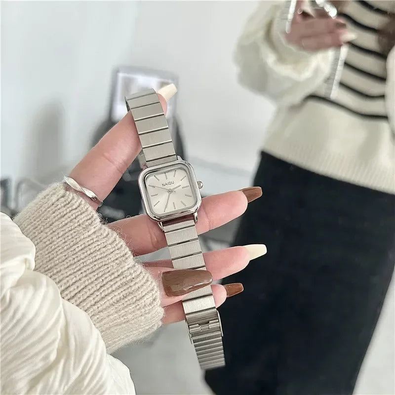 Nuevo Reloj de Pulsera de Cuarzo de Acero Cuadrado Retro Minimalista de Marca Nueva, Pequeño Dial, Temperamento, Reloj de Pulsera para Estudiante Femenina, Dropshipping