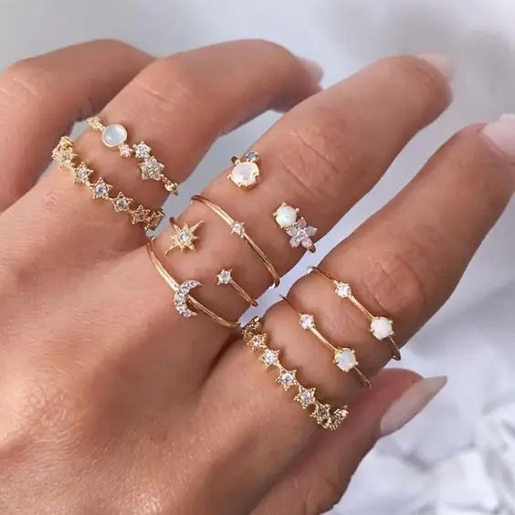 Bohemian Schmetterling Perlenringe Set für Damen Glänzende Perle Gothic Vintage Plattiert Retro Strass Einfacher Fingerschmuck Geschenk