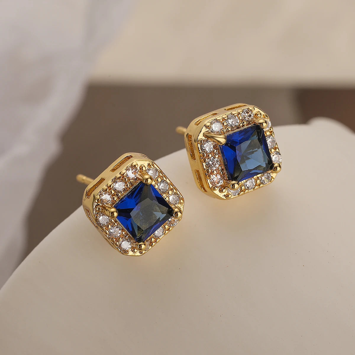 NEWBUY Rot/Weiß/Blau/Rosa/Grün 5 Farben Kristall Quadrat Ohrstecker Für Elegante Frauen Gold Farbe CZ Hochzeit Schmuck