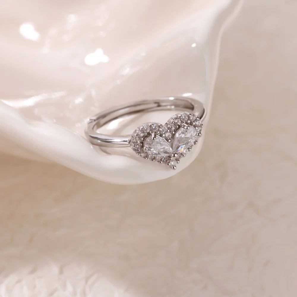 Zirkonia Herzring für Damen Goldfarben Edelstahl Herz Verstellbarer Ring Hochzeitstag Wasserdichter Schmuck Geschenk