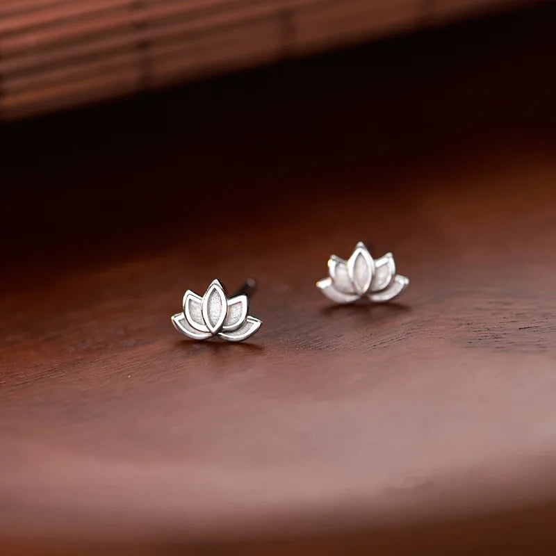 S925 Silber Waldstil Lotus-Ohrringe, Lotus-Ohrringe für Frauen, schlicht, frisch, Nischen-Design, süß und künstlerisch