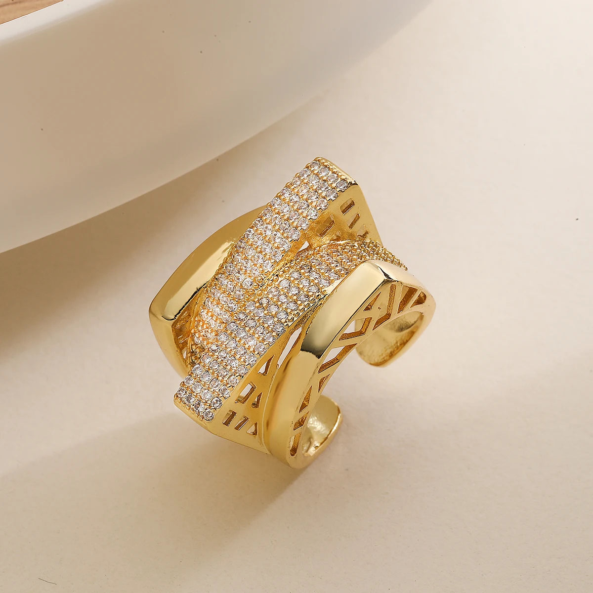 NEWBUY Luxus AAA Zirkonia Pave-Fassung Kupfer Schmuck Trendige Goldfarbe Trauringe für Frauen