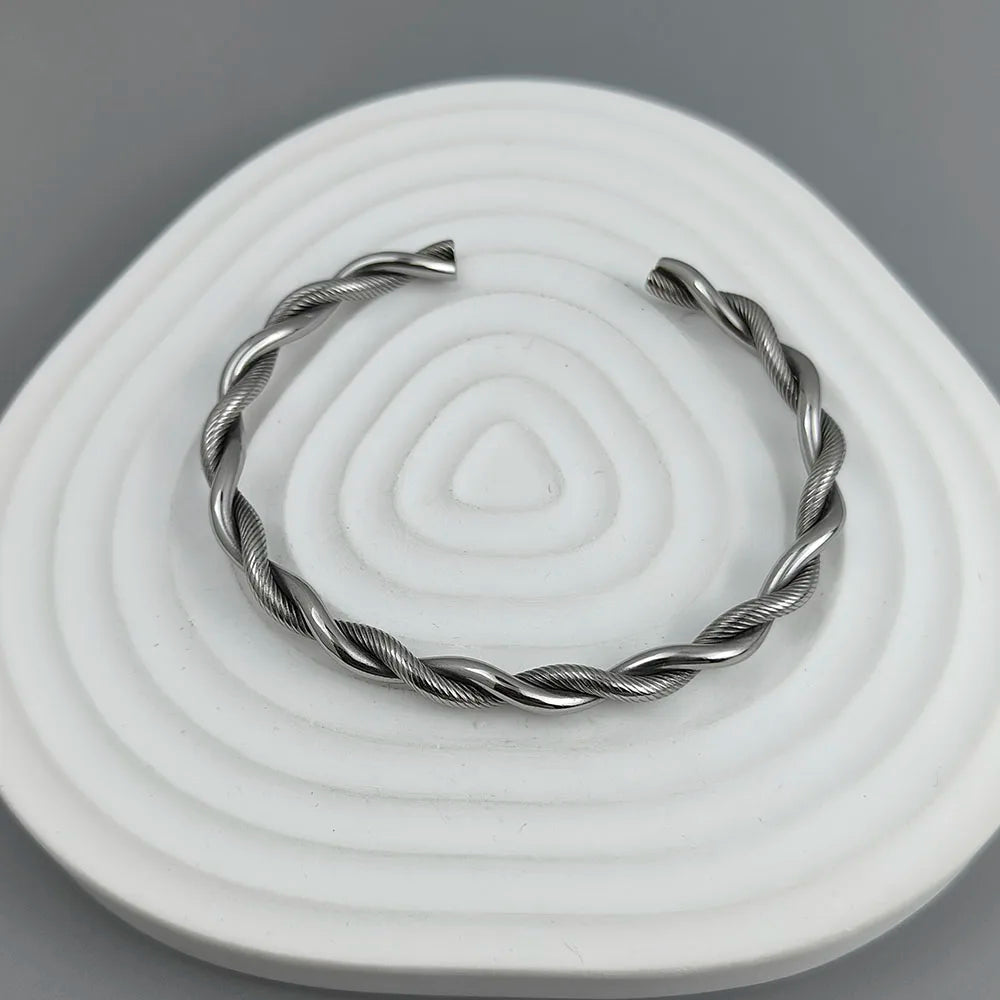 Neues doppelreihiges, drahtgewickeltes, vergoldetes 18K Edelstahlarmband, hochwertiger wasserdichter Silberschmuck, Geschenk für Paare