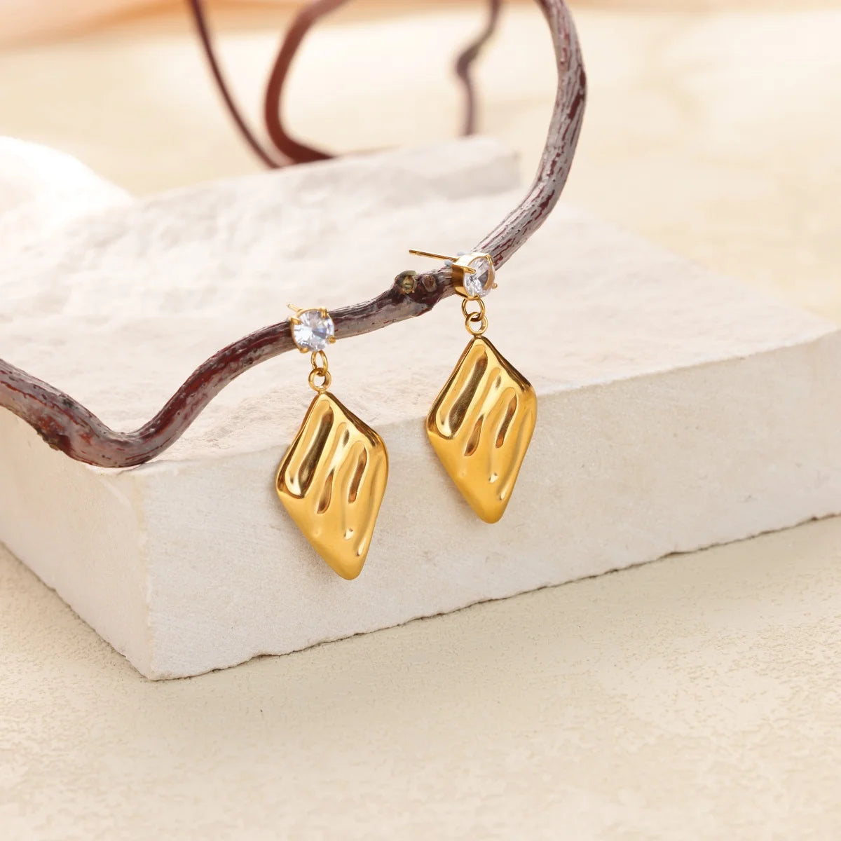 Pendientes de aro de corazón vintage chapados en oro para mujer, de acero inoxidable, geométricos, perforados, joyería de lujo con circonitas, regalo de boda