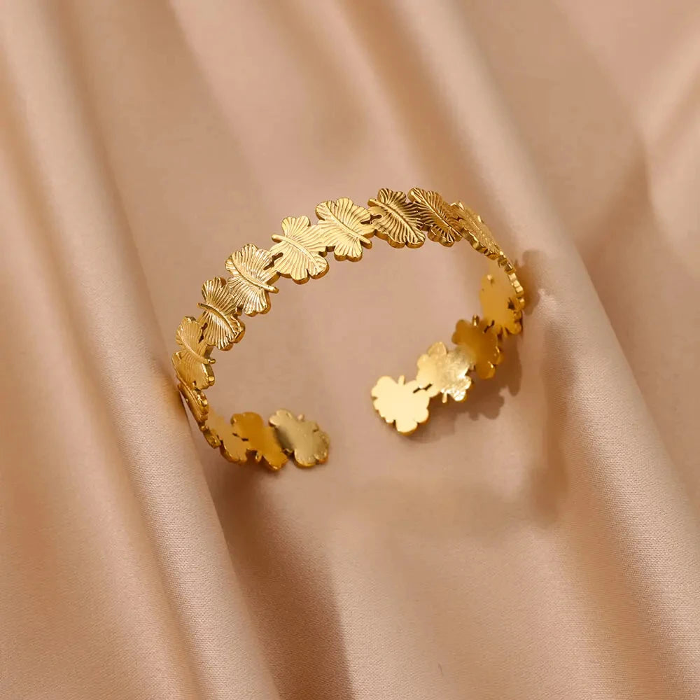 Exquisites klassisches Armband mit Wellenmuster für Damen, Manschettenarmband, goldfarben, Edelstahl, Handschmuck-Geschenk