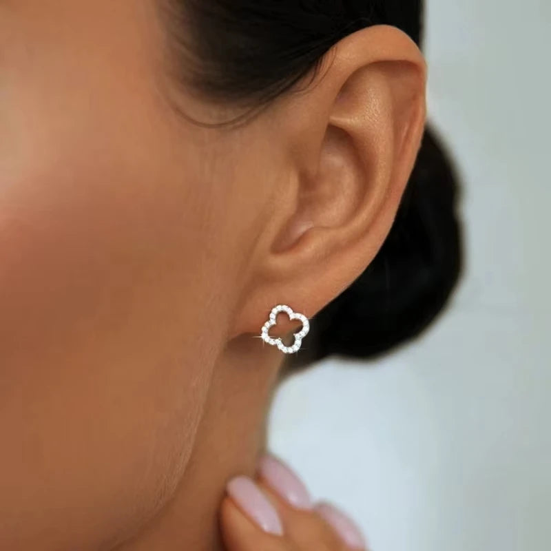 Neue Mode Blatt Hohle Zirkonia Ohrstecker für Frauen Elegante Nischen Triple Blumen Ohrringe Party Schmuck Geschenk