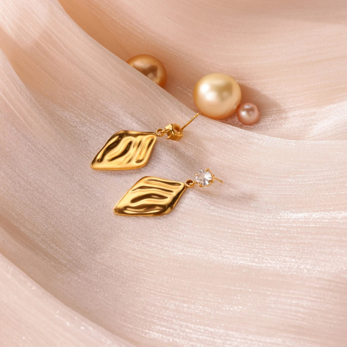 Pendientes de aro de corazón vintage chapados en oro para mujer, de acero inoxidable, geométricos, perforados, joyería de lujo con circonitas, regalo de boda
