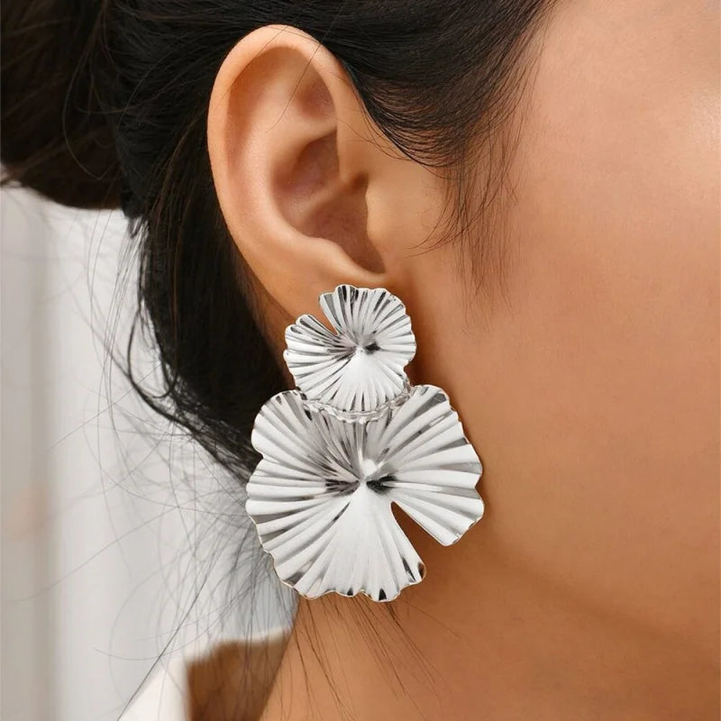 Vintage goldfarbene Blumen-Ohrstecker für Damen, einfache geometrische Statement-Ohrringe, Party-Geschenke, серьги женские