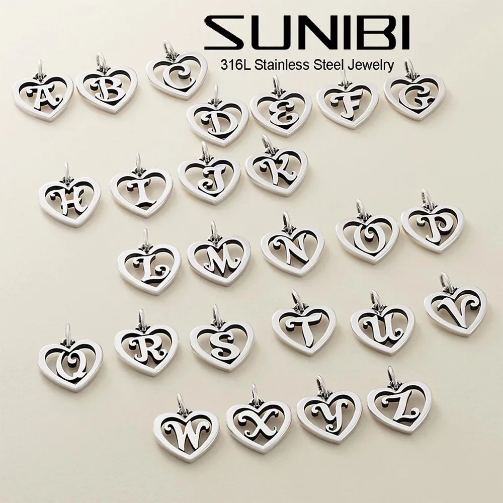 SUNIBI Edelstahl-Buchstabenanhänger Herzform Hohl Anhänger Charm für Armbänder Halsketten für Frauen DIY Schmuckherstellung