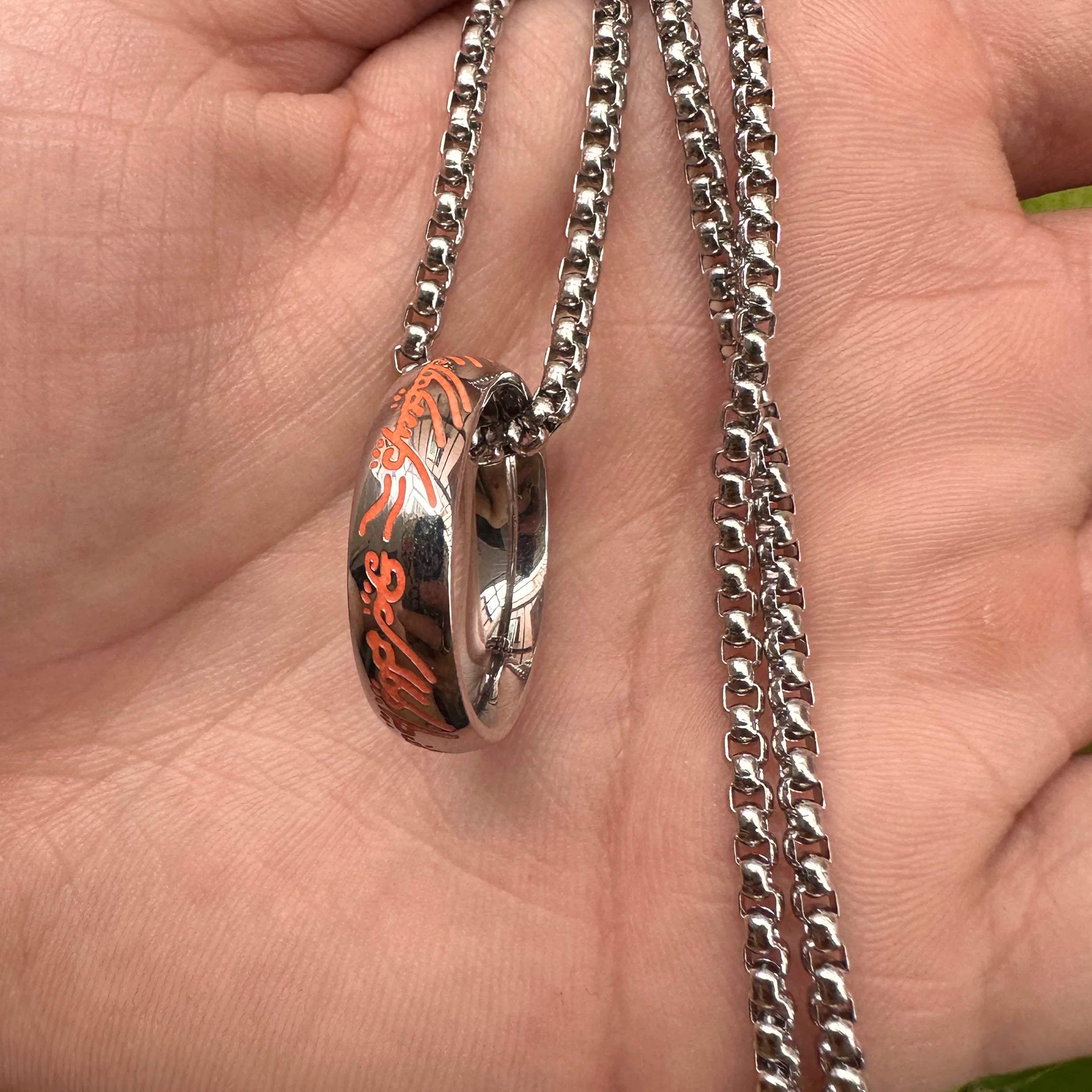 2024 Neuer Trendiger Einfacher 3D Geschnitzter Glaubensring Edelstahl Paar Farbig Plattierte Kettenringe Retro Herrenschmuck Geschenke Custom