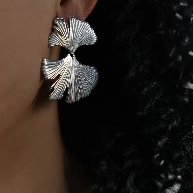 Vintage goldfarbene Blumen-Ohrstecker für Damen, einfache geometrische Statement-Ohrringe, Party-Geschenke, серьги женские