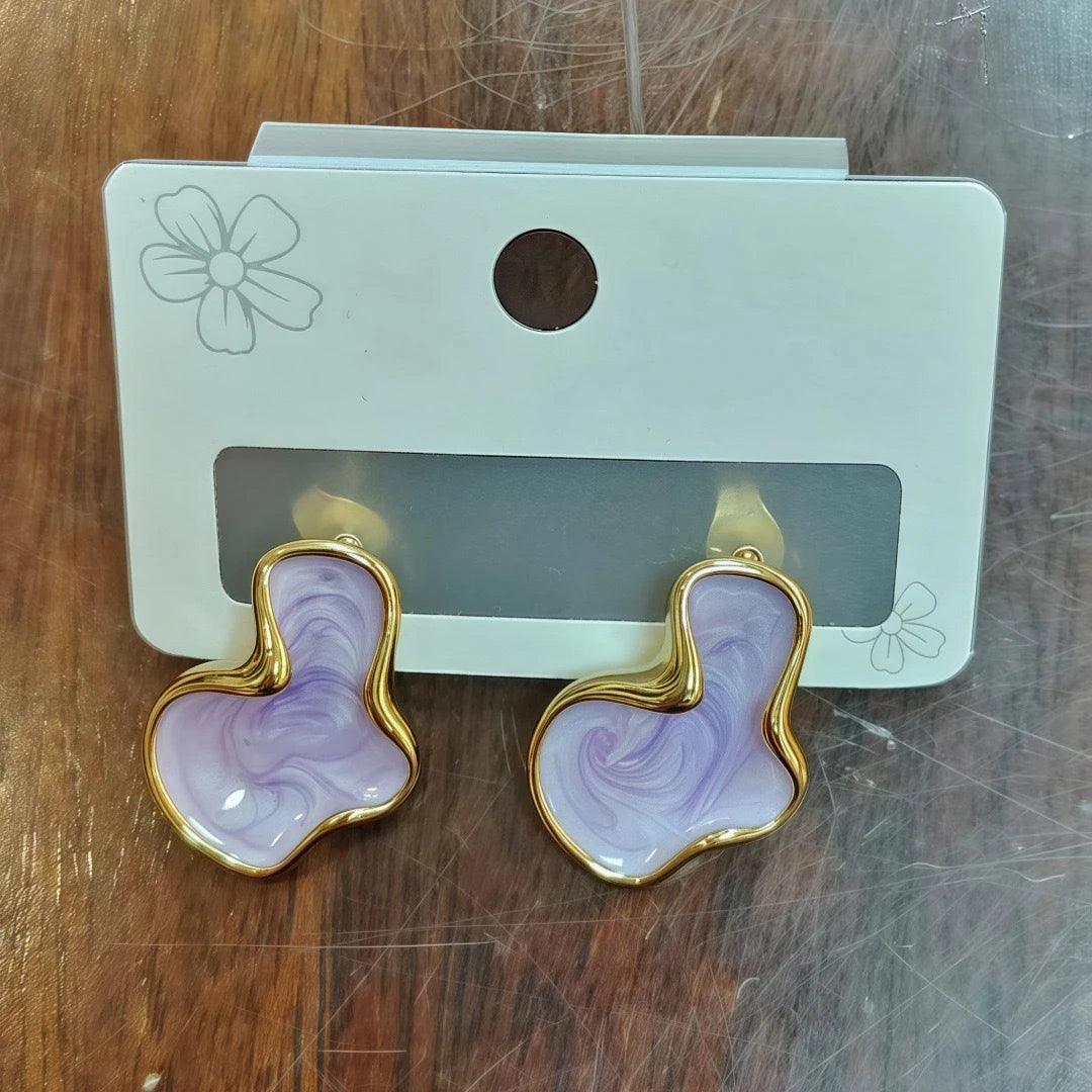 Künstlerische, abstrakte, weiß-schwarz-rosa farbene Wolken Ohrstecker mit unregelmäßiger Form für Damen, temperamentvoller Ohrschmuck, einfaches Partygeschenk